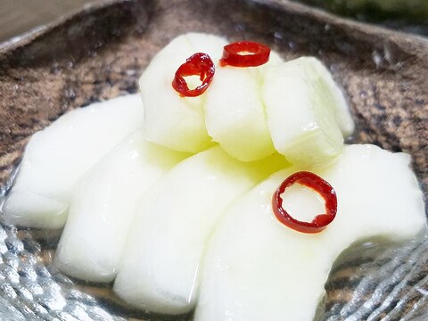 うりの甘味と酢の酸味がくせになる！うりの甘酢漬け